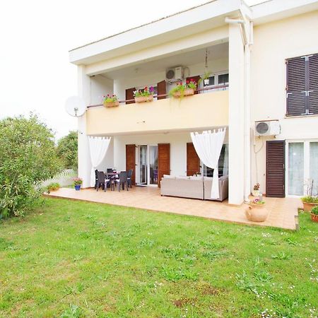 Apartment Suzi Valdebek Pula Bagian luar foto
