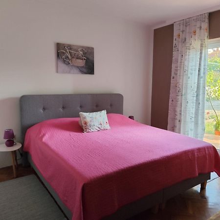 Apartment Suzi Valdebek Pula Bagian luar foto