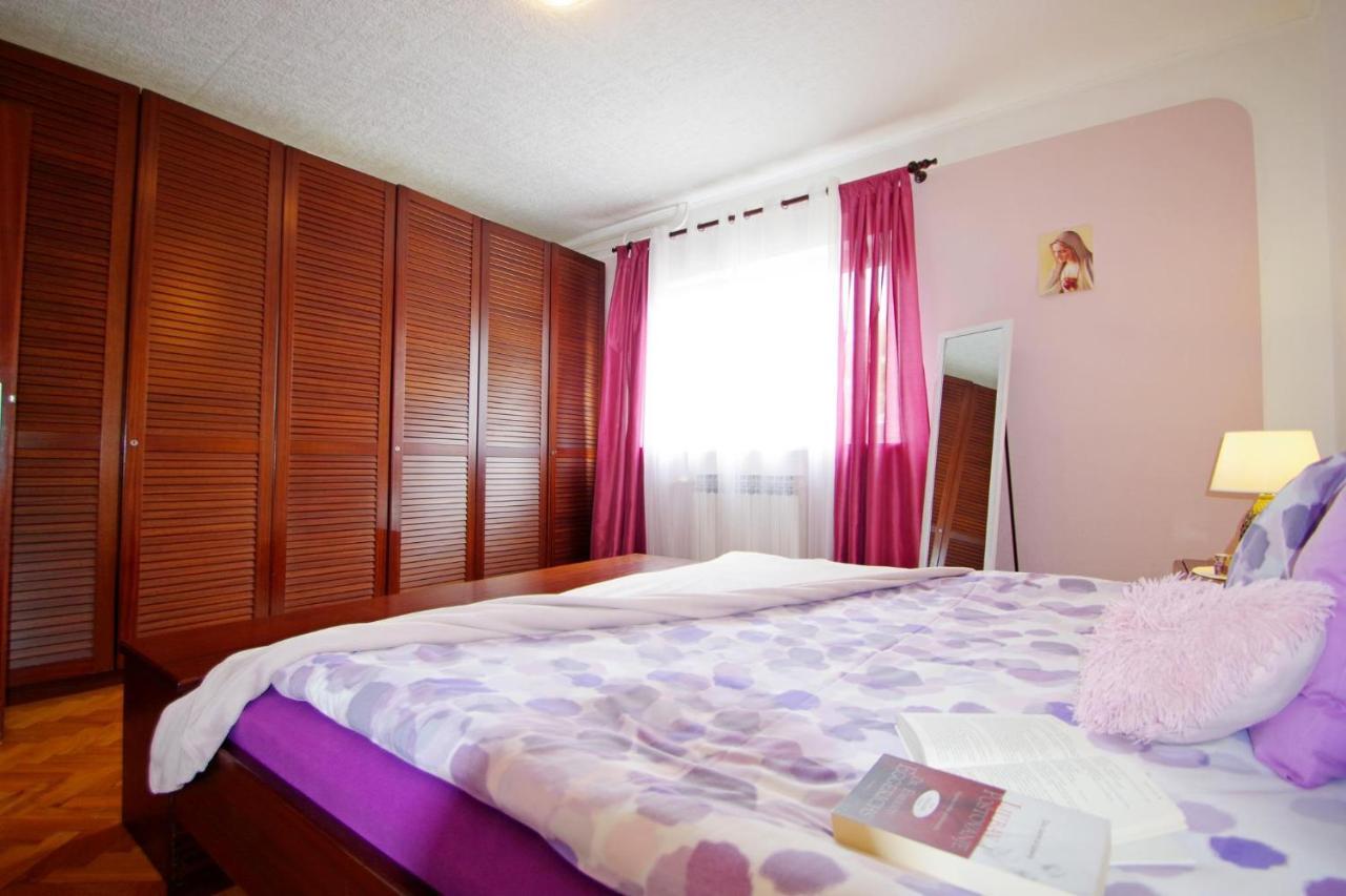 Apartment Suzi Valdebek Pula Bagian luar foto