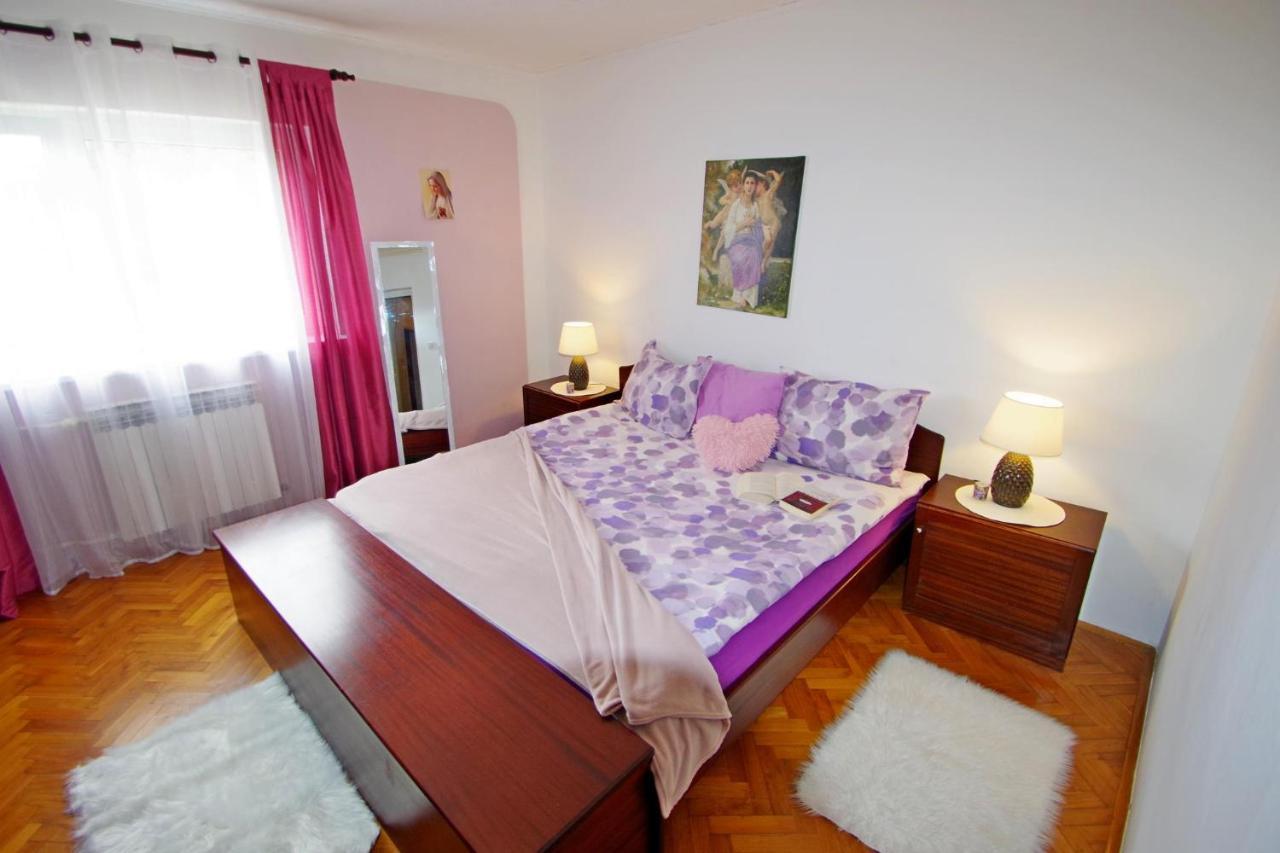 Apartment Suzi Valdebek Pula Bagian luar foto