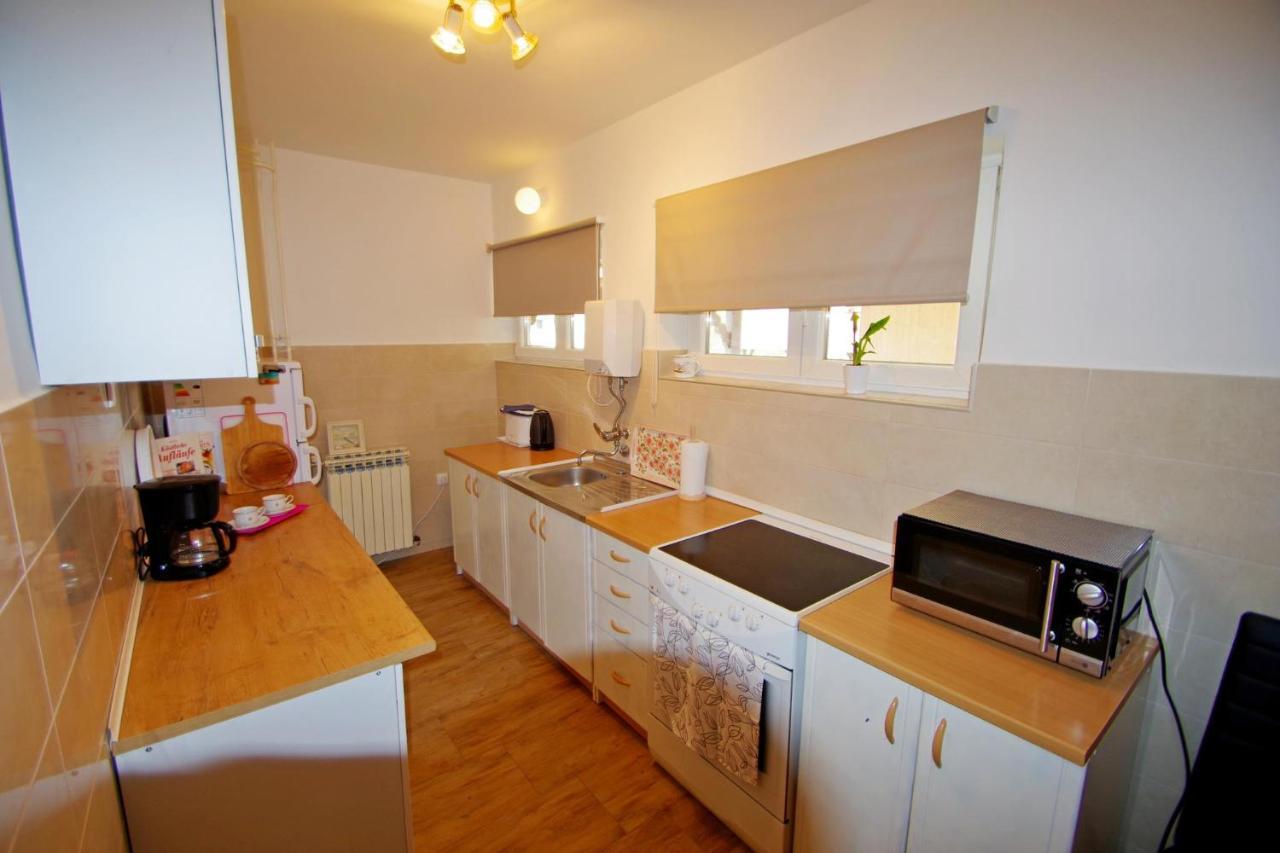 Apartment Suzi Valdebek Pula Bagian luar foto