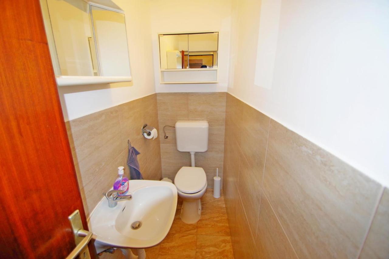 Apartment Suzi Valdebek Pula Bagian luar foto
