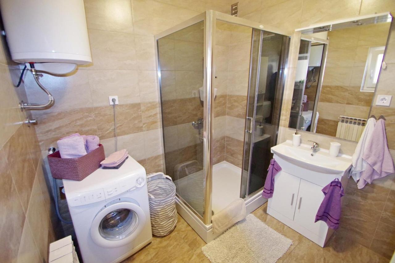 Apartment Suzi Valdebek Pula Bagian luar foto
