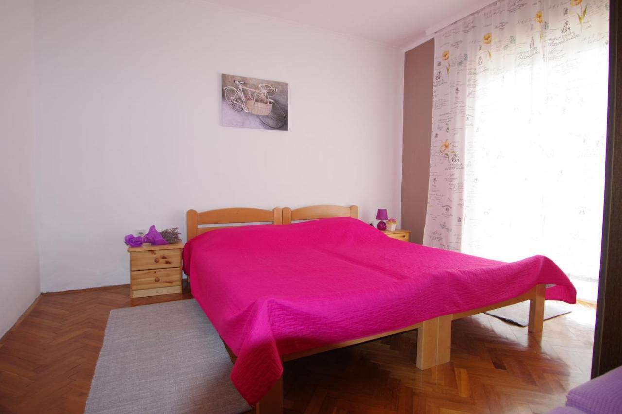Apartment Suzi Valdebek Pula Bagian luar foto