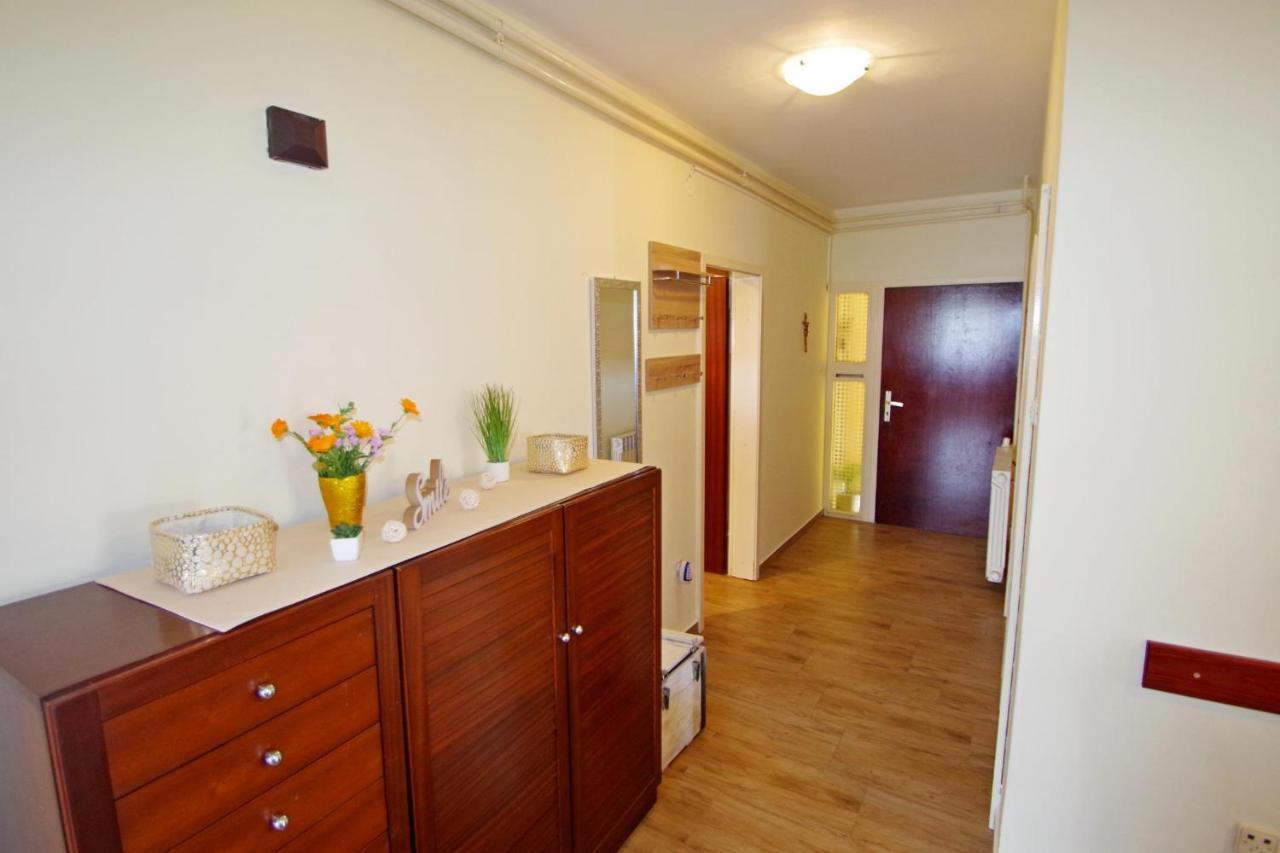Apartment Suzi Valdebek Pula Bagian luar foto