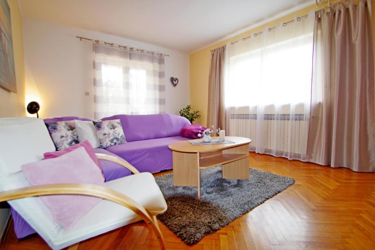 Apartment Suzi Valdebek Pula Bagian luar foto