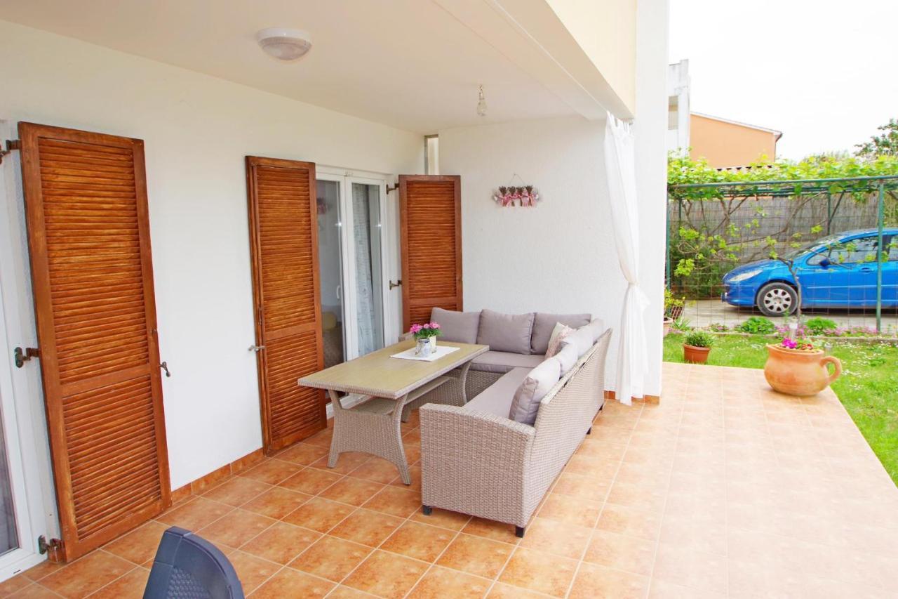 Apartment Suzi Valdebek Pula Bagian luar foto