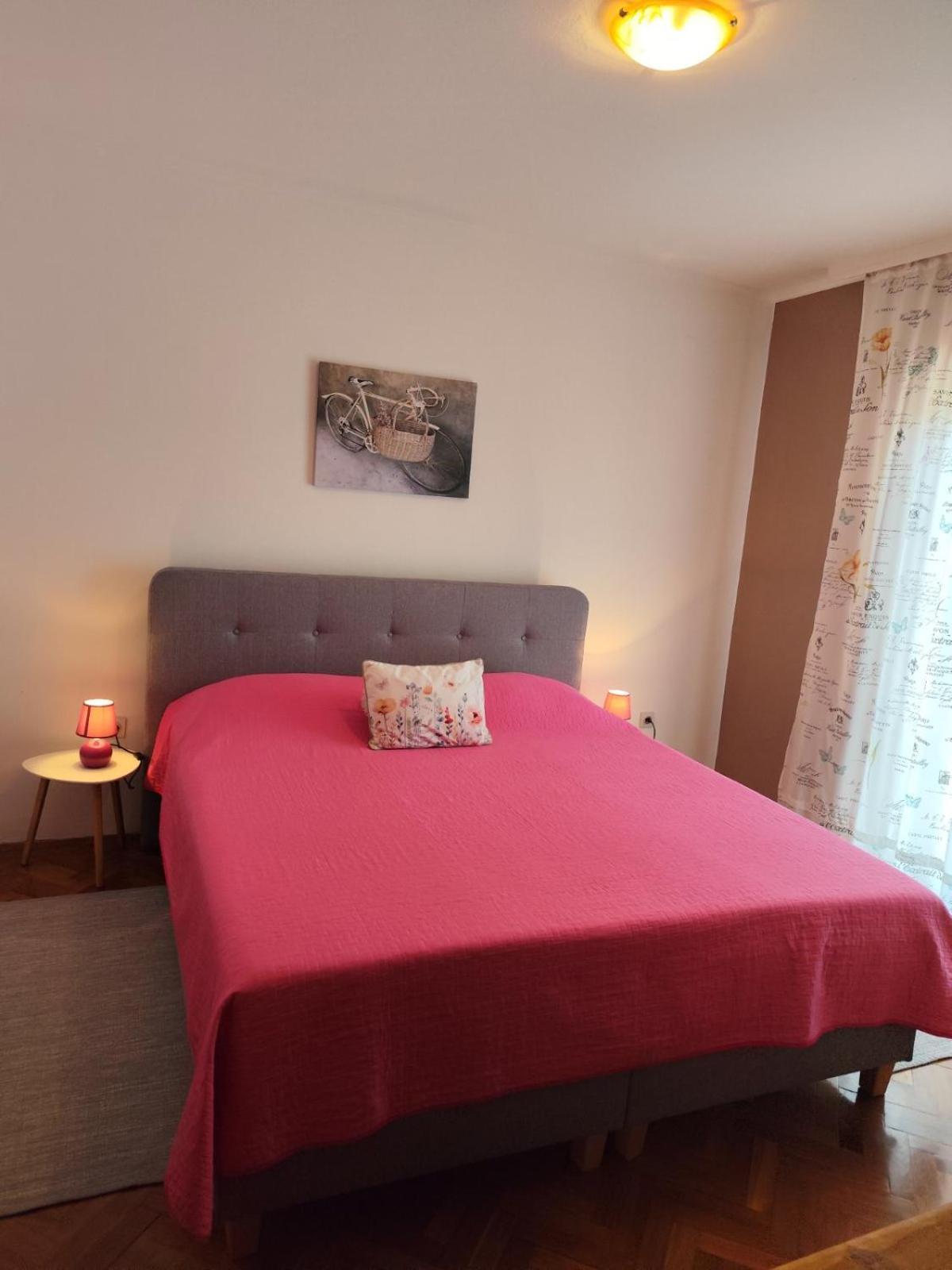 Apartment Suzi Valdebek Pula Bagian luar foto