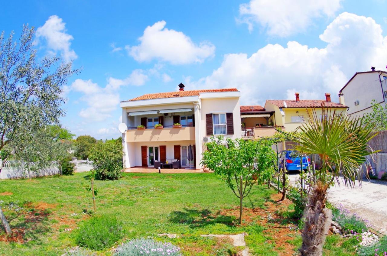 Apartment Suzi Valdebek Pula Bagian luar foto